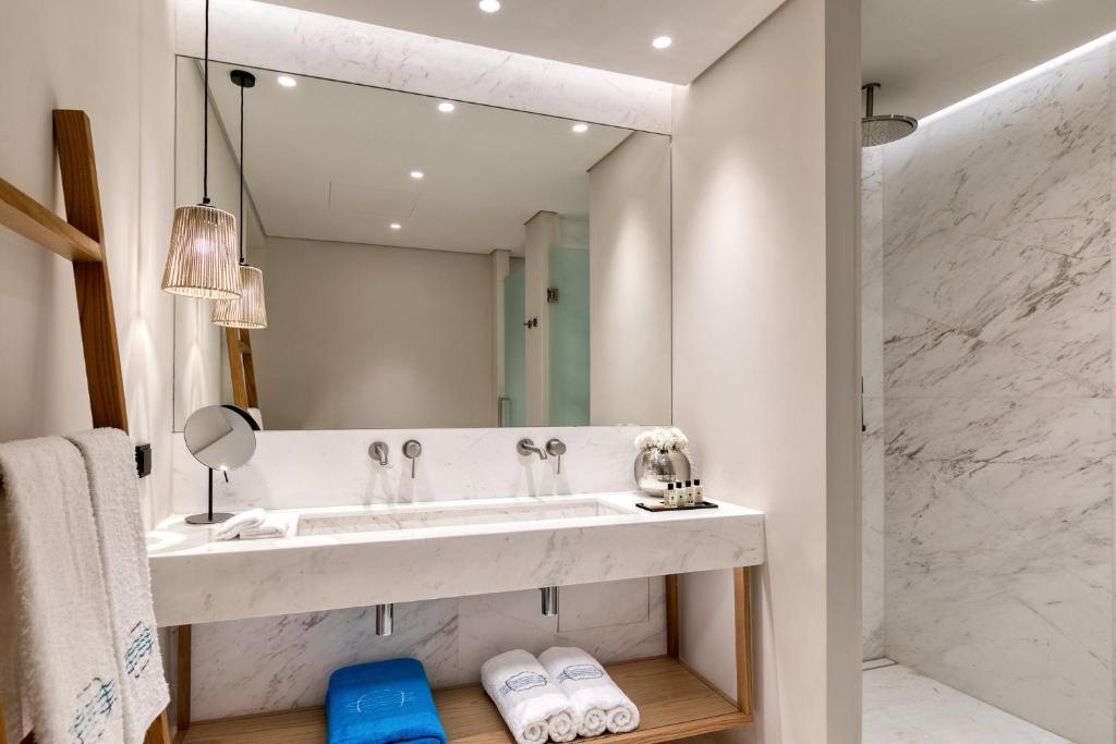 Vathi Cove Luxury Resort & Spa - Adults Friendly 14 plus - 16