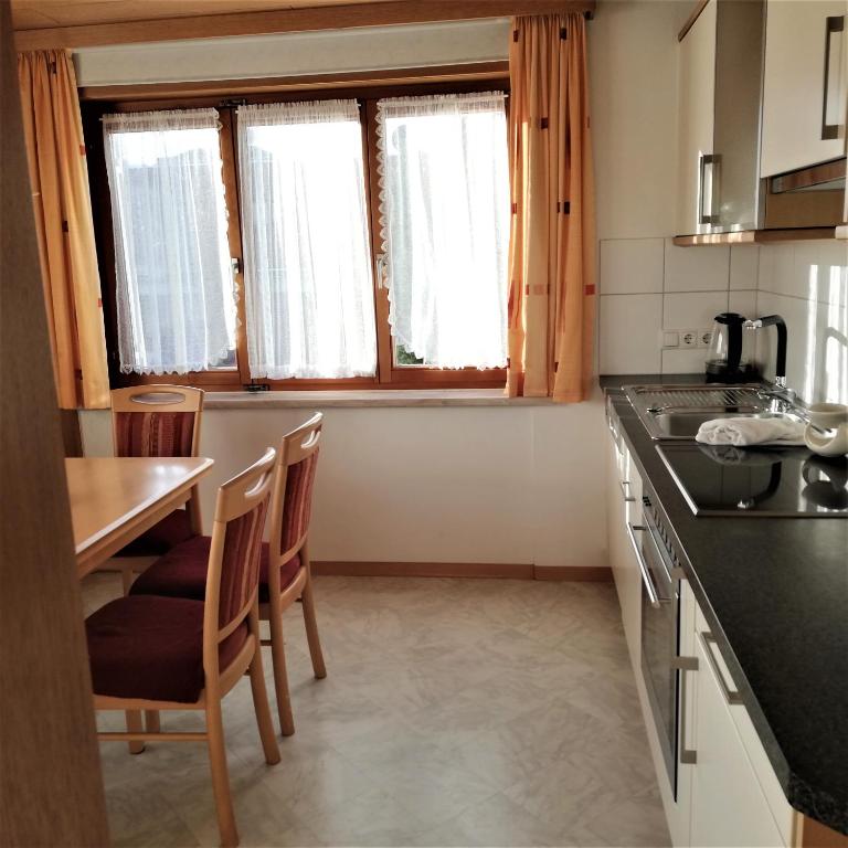 Kuchyň nebo kuchyňský kout v ubytování Ferienhaus Hämmerle´s