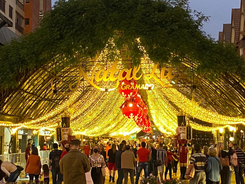 Lindo Apartamento a 1 Quadra da rua Coberta  Lindo Apartamento a 1 Quadra da rua Coberta