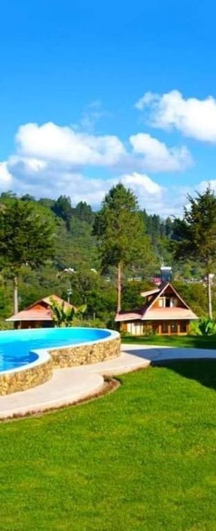 Bassein majutusasutuses HASSINGER RANCH Cabañas või selle lähedal