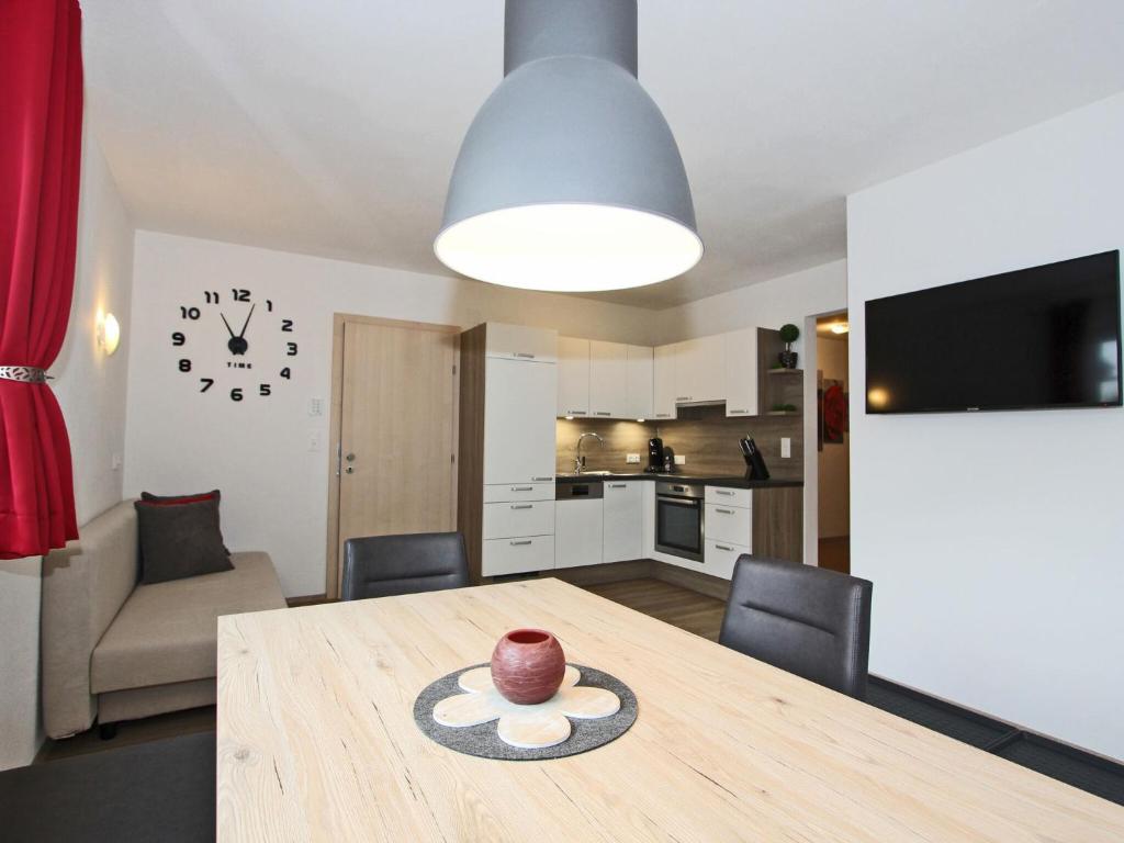Kuchyň nebo kuchyňský kout v ubytování Apartment in Schwendau near Horbergbahn