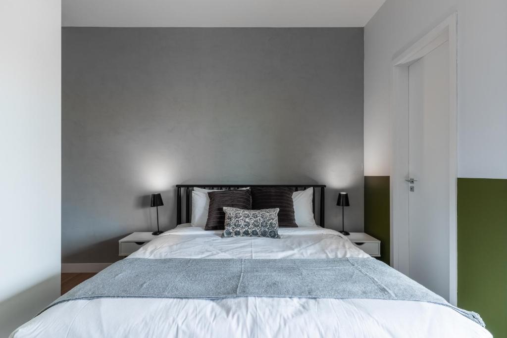  Apartamento completo com vaga - Vila Olímpia