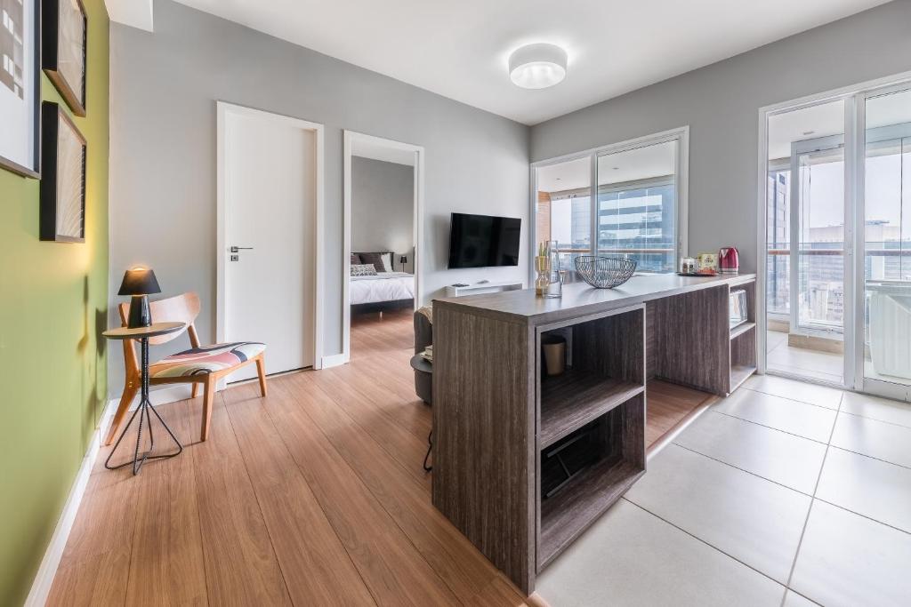  Apartamento completo com vaga - Vila Olímpia