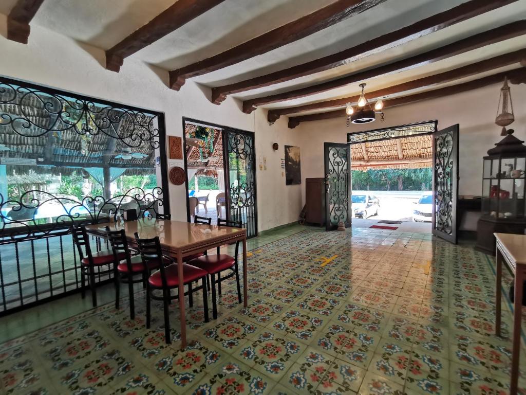 Zona d'estar a Hotel Doralba Inn Chichen