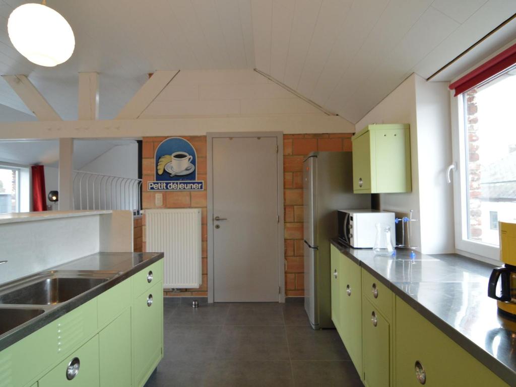 Kuchyň nebo kuchyňský kout v ubytování Cottage in Ardennes with Sauna and Cycling Tracks