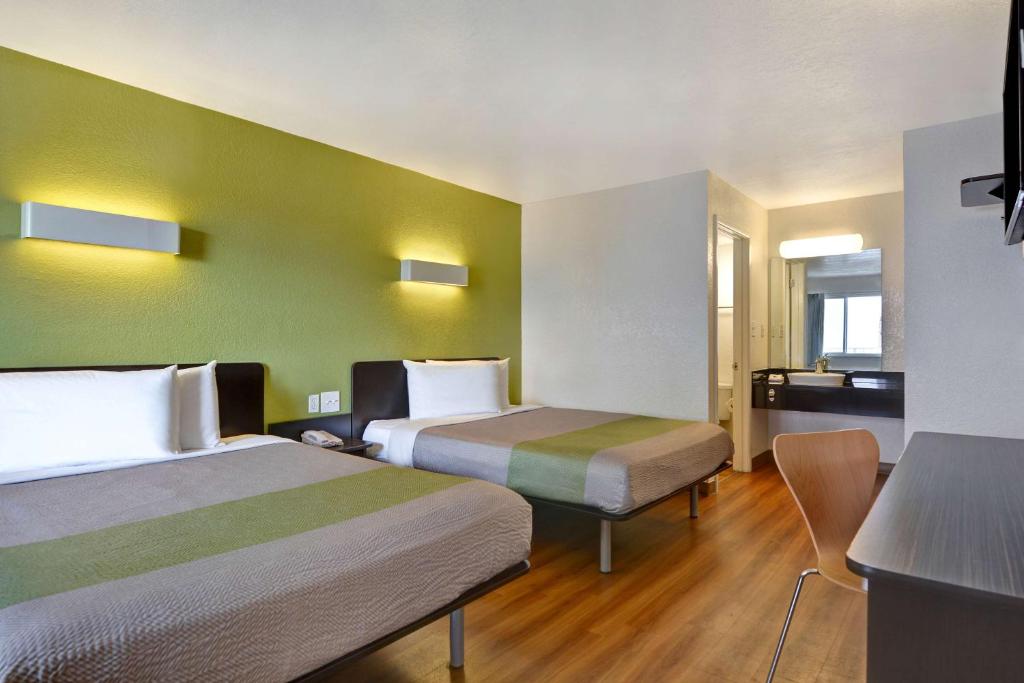 Motel 6-Destin, FL - Chambre Quadruple - Accès Personnes Handicapées