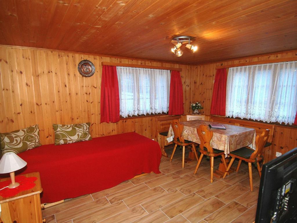 Posezení v ubytování holiday home in Blatten with private terrace