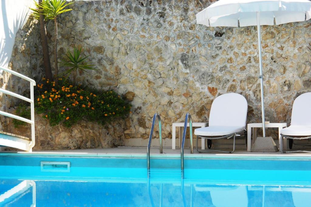 Bazén v ubytování Hotel Degli Haethey nebo v jeho okolí