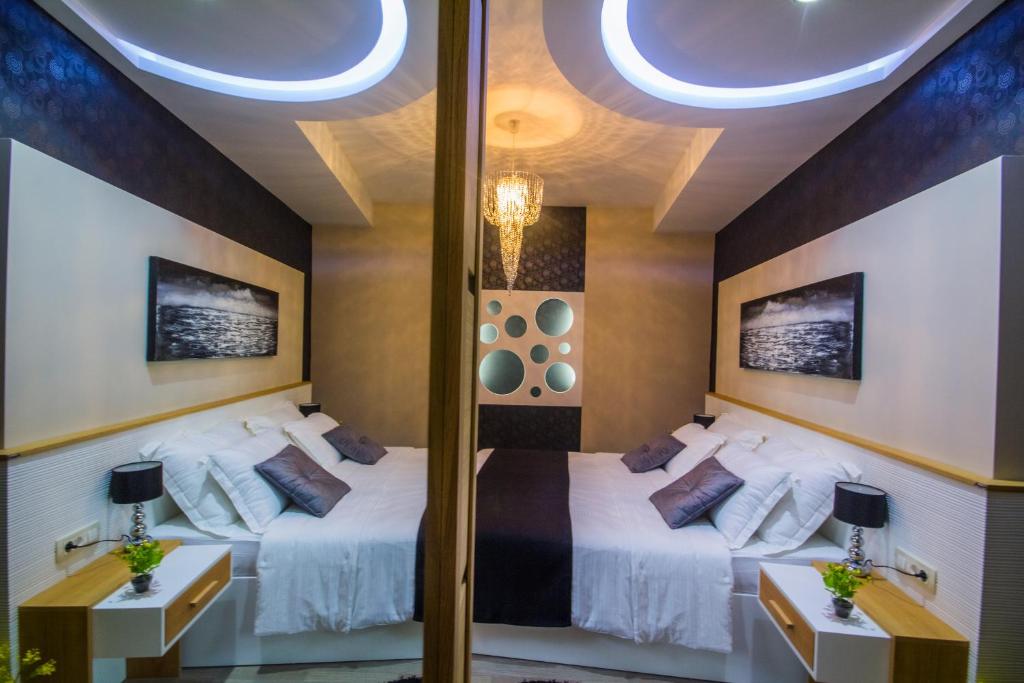 Peninsula Luxury Rooms - 6