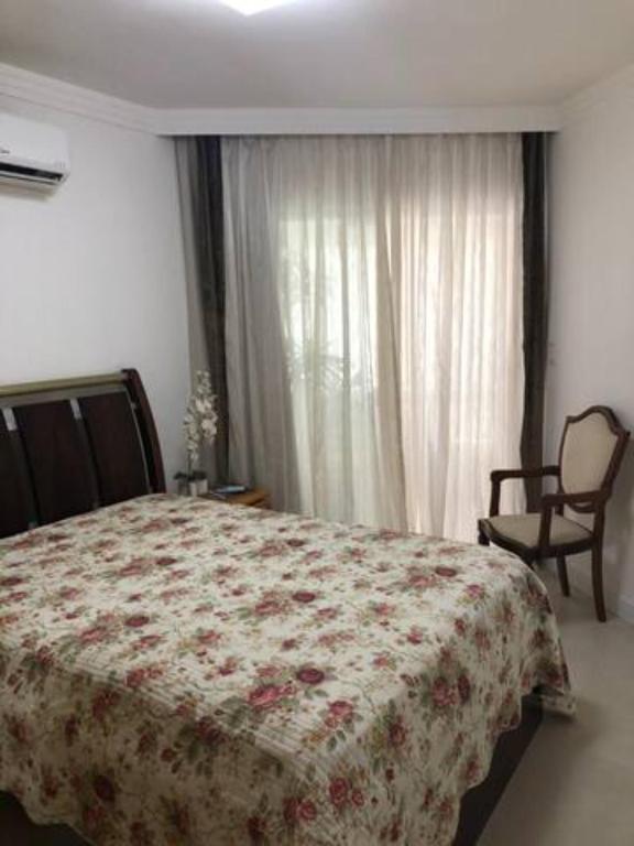  Apartamento Bem localizado Meia Praia excelente