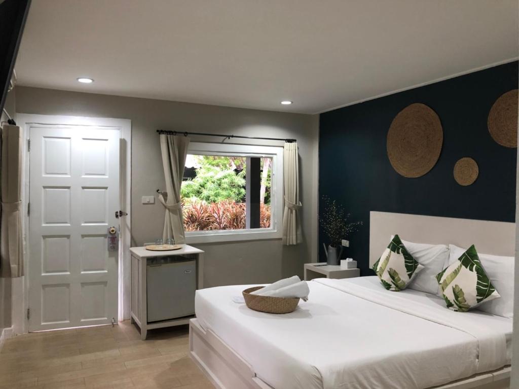 Let's Hyde Pattaya Resort & Villas - Pool Cabanas - Resim 17