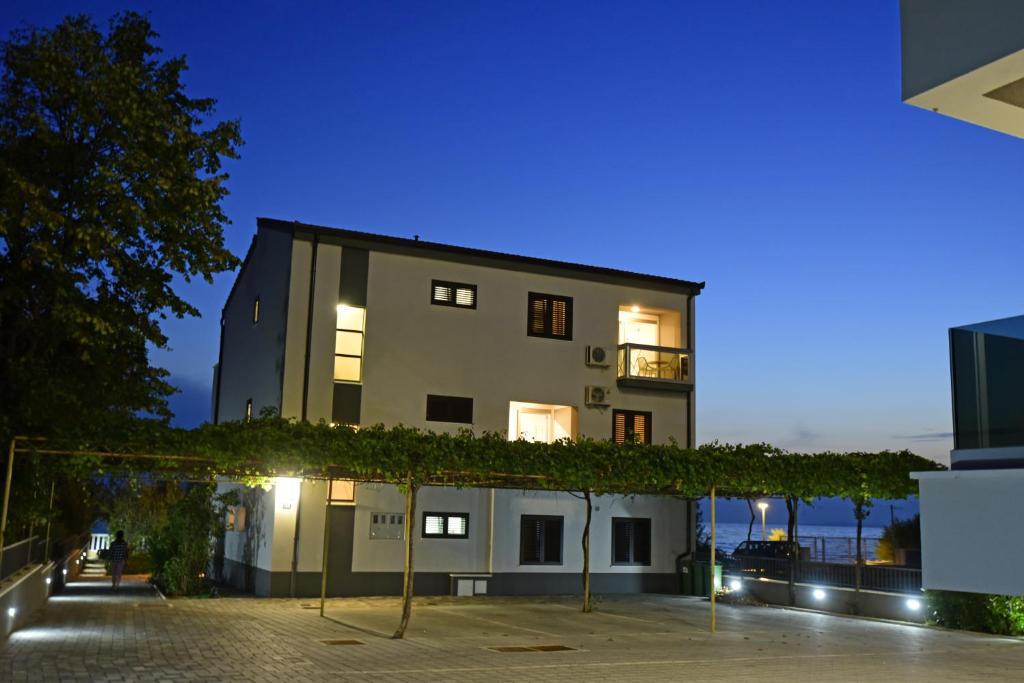 Budova, kde se apartmán nachází