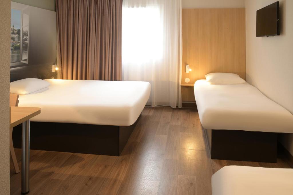 B&B HOTEL Angoulême - 四倍房间