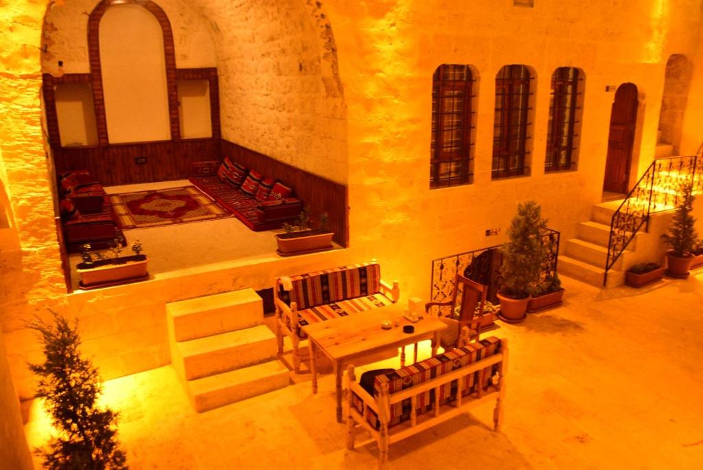 an overhead view of a room with a table and chairs at CİHANGİR KONAĞI BUTİK OTEL in Sanlıurfa