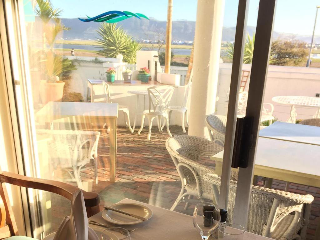 Restaurace v ubytování Lagoona Inn