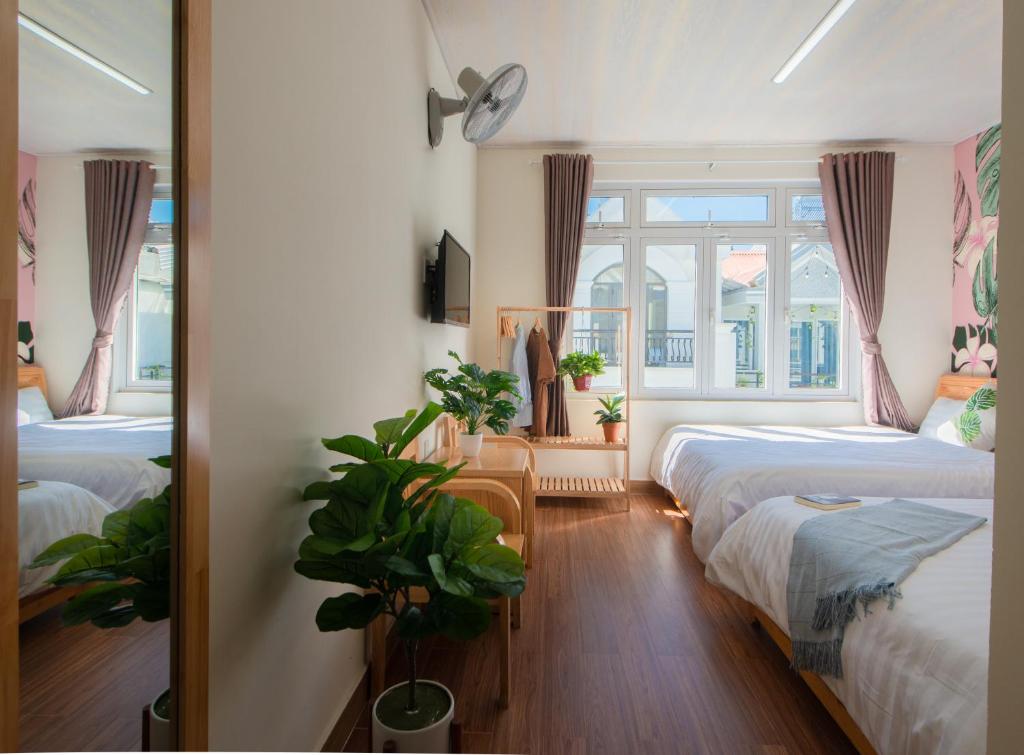 Moc Thach Hostel Dalat客房内的一张或多张床位
