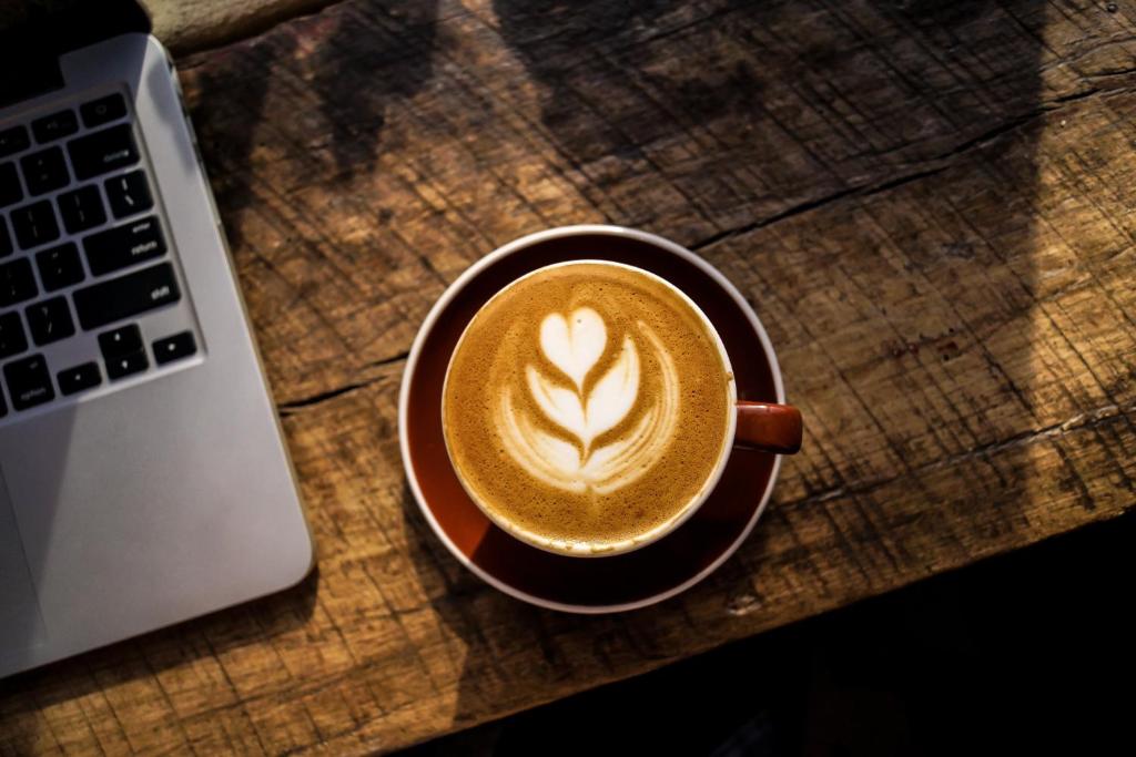 Hotel Indigo - Omaha Downtown by IHGにあるコーヒーまたはお茶