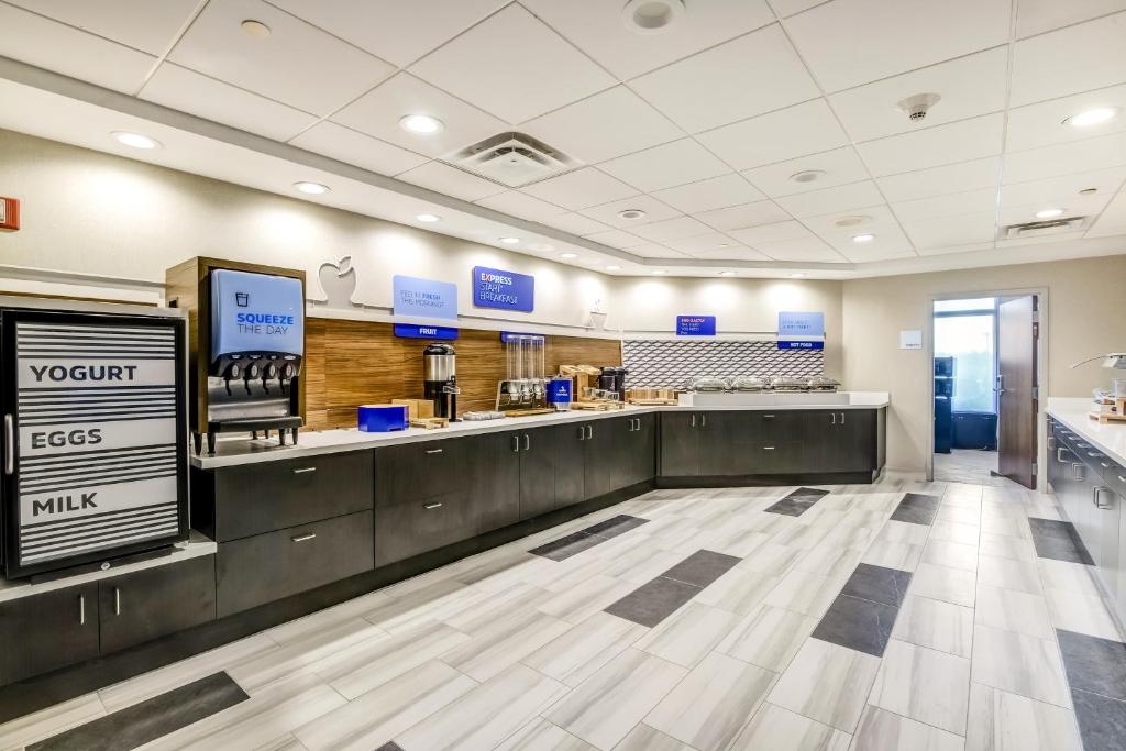 Vstupní hala nebo recepce v ubytování Holiday Inn Express & Suites Longview North by IHG