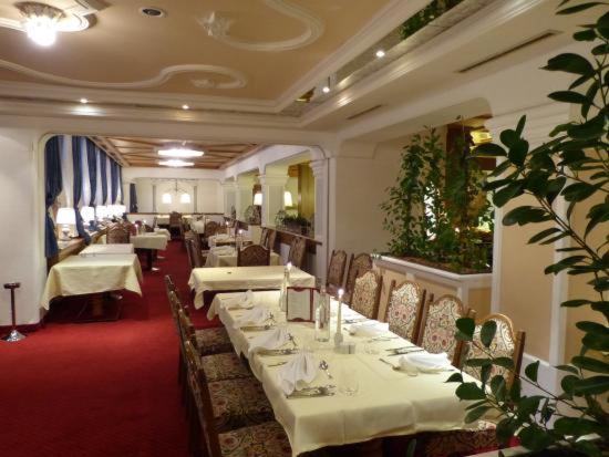 Restaurace v ubytování Hotel Sportiv by VAYA