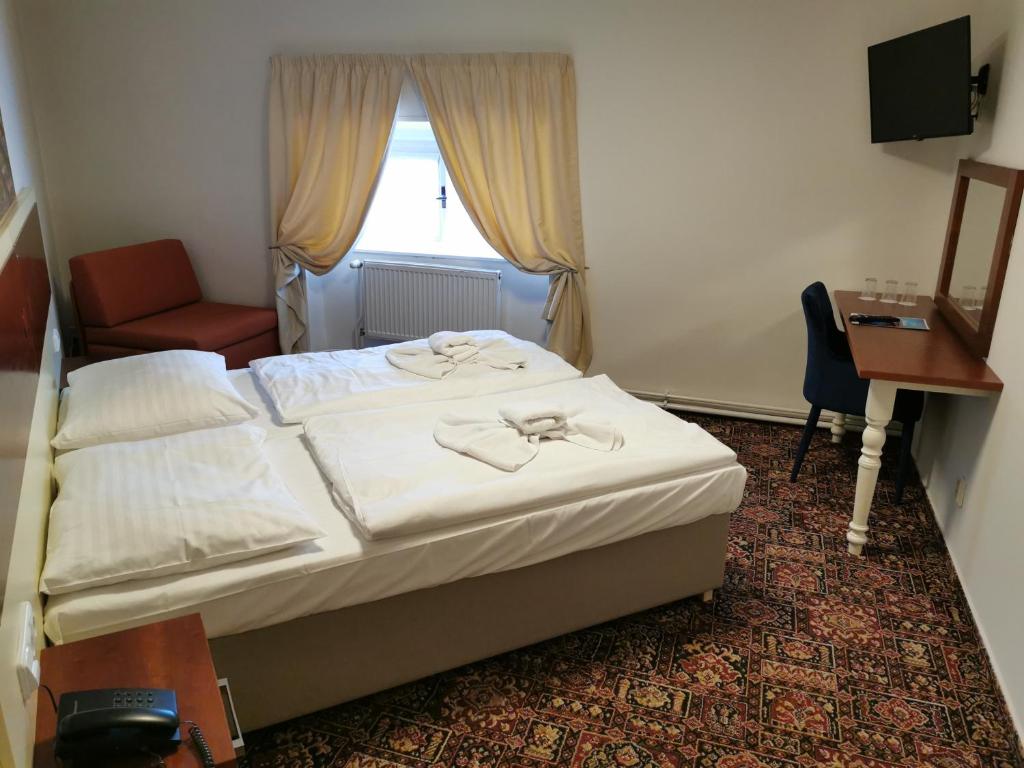 
Double or Twin Room with Extra Bed
