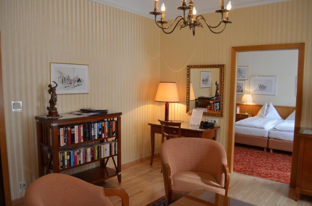 Hotel Jäger - family tradition since 1911 tesisinde bir odada yatak veya yataklar