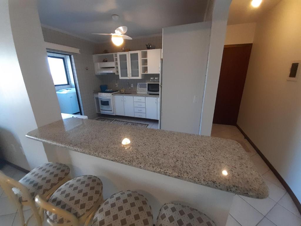  Apartamento com VISTA para o MAR no centro de Bombinhas