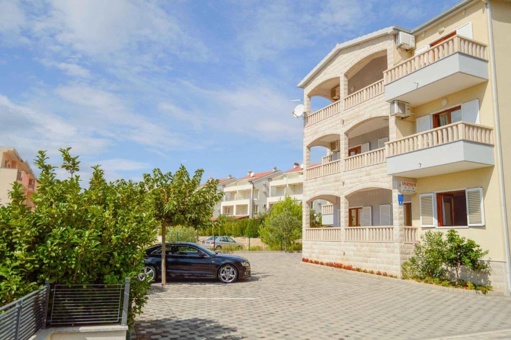 Budova, v ktorej sa apartmán nachádza