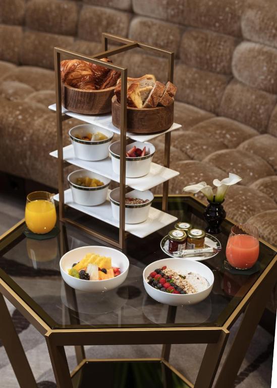 Four Seasons Hotel Madrid - Resim 44