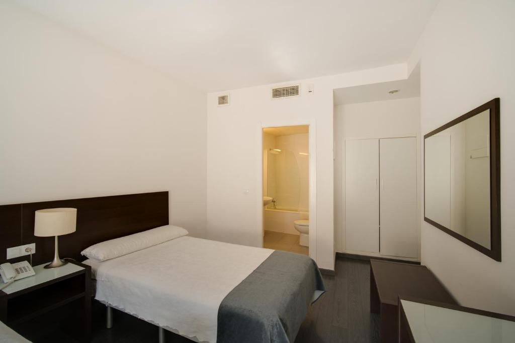 Hotel Madrid de Sevilla by SHS - Resim 31