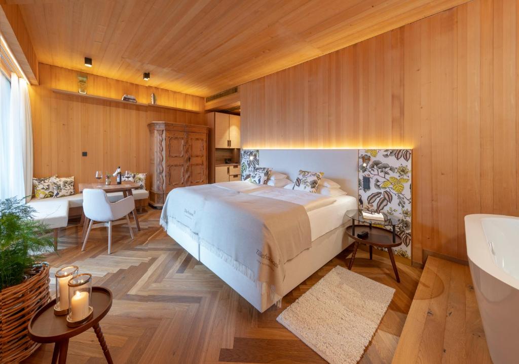 Postel nebo postele na pokoji v ubytování MalisGarten Green Spa Hotel