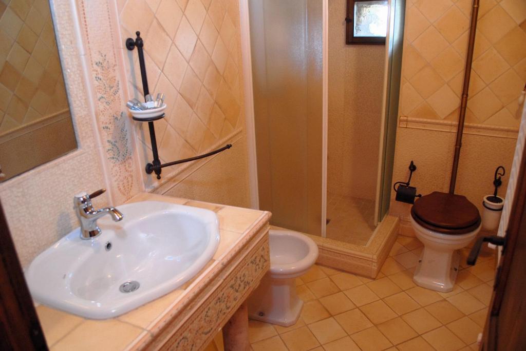 Castello Di Giomici - Deluxe Triple Room