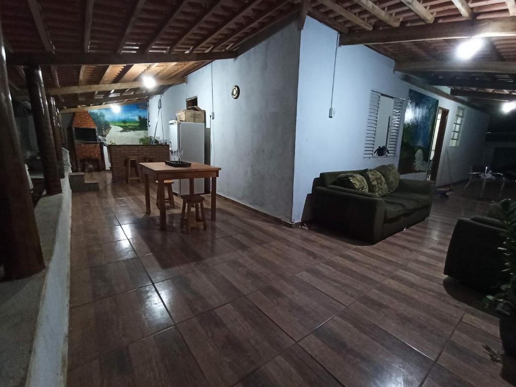  Casa com piscina rota da Canastra