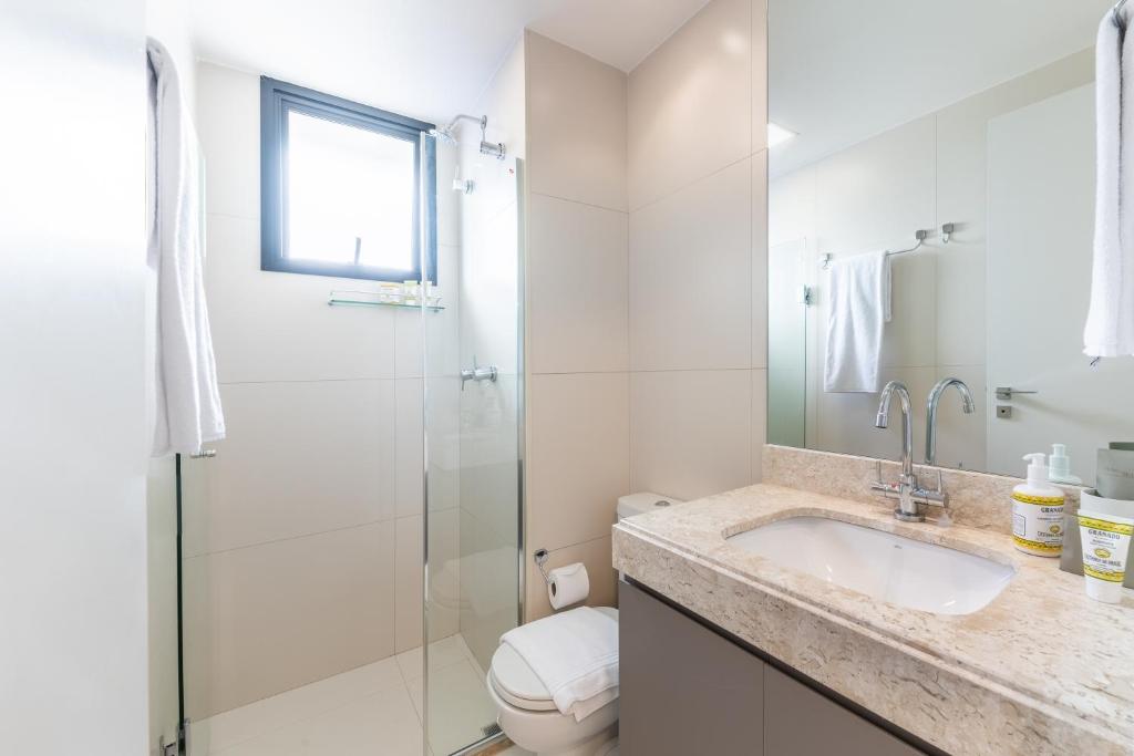  Apartamento com varanda e ótima localização - Vila Olímpia