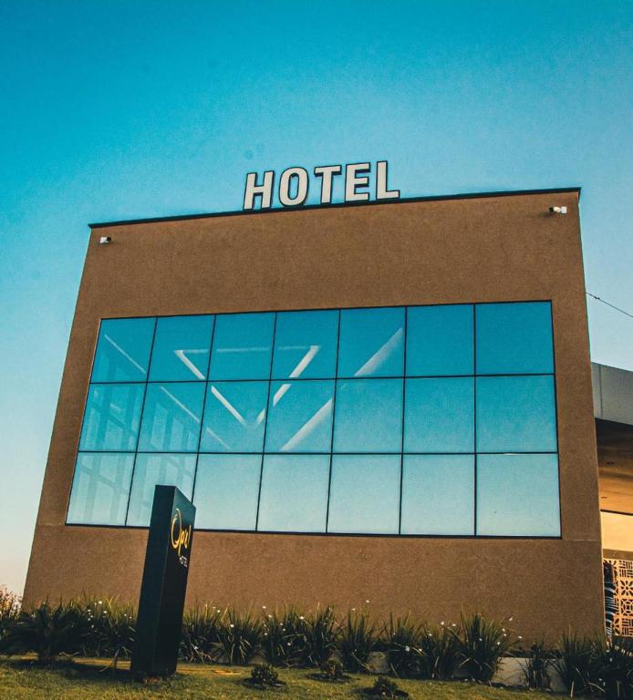  OP'S HOTEL
