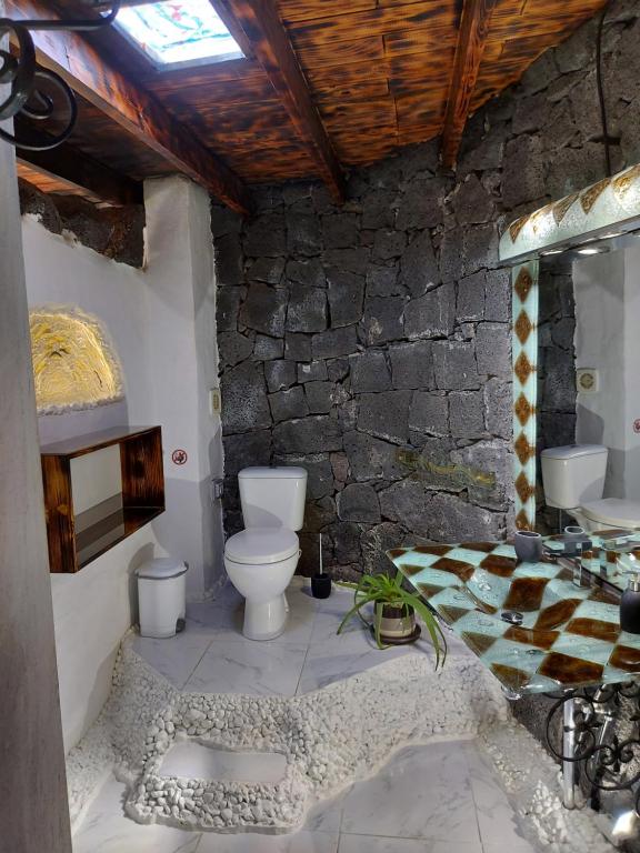 Koupelna v ubytování ALOELUX VILLA ! - Private Villa with Jacuzzi, cinema ,massage ,wonderful view, art desing villa