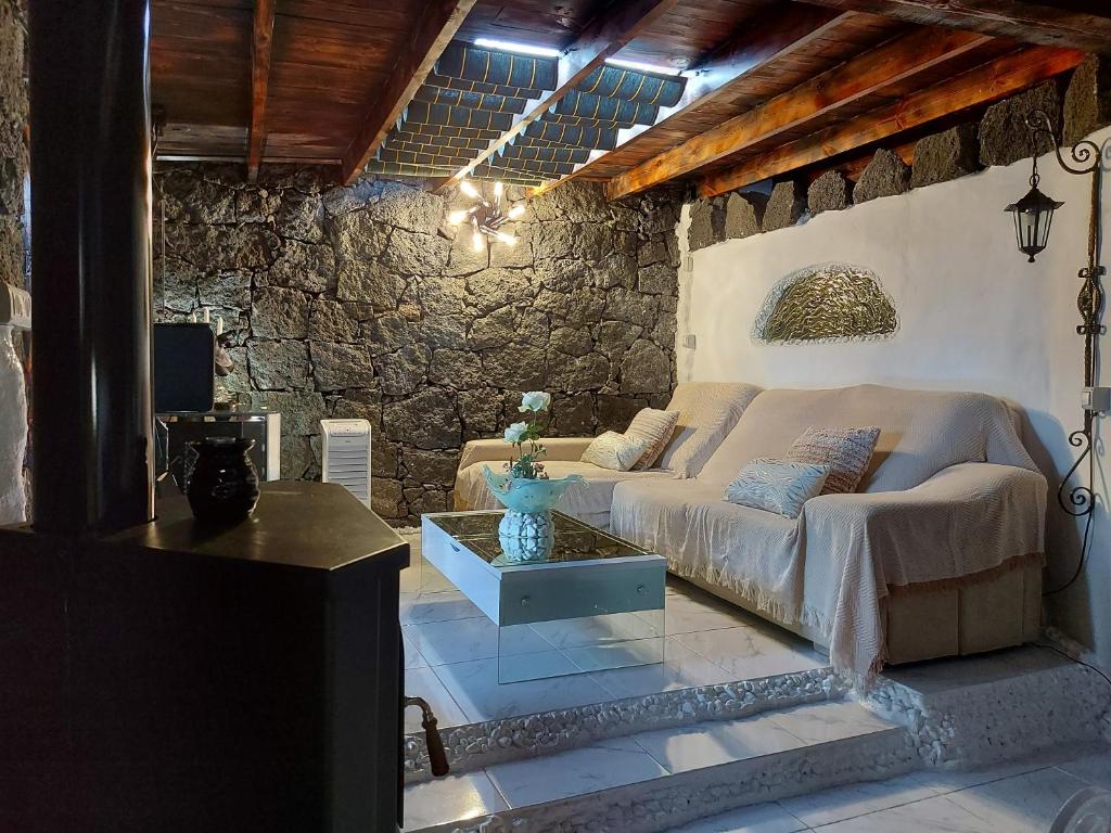 Posezení v ubytování ALOELUX VILLA ! - Private Villa with Jacuzzi, cinema ,massage ,wonderful view, art desing villa