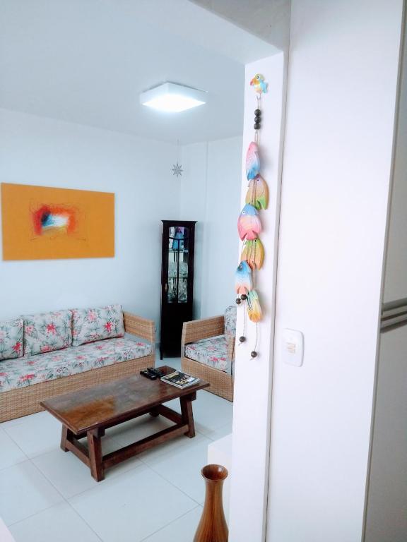  Apartamento amplo a 200m da praia da Enseada