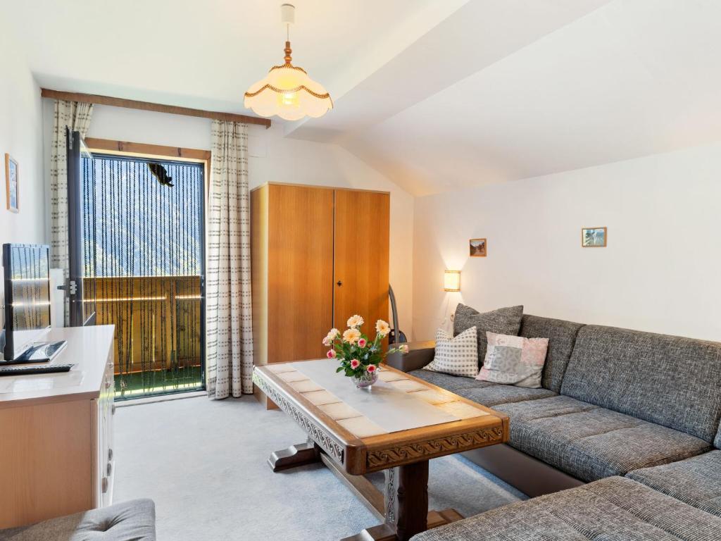 Posedenie v ubytovaní Apartment in Ötz near Hochoetz Ski Area