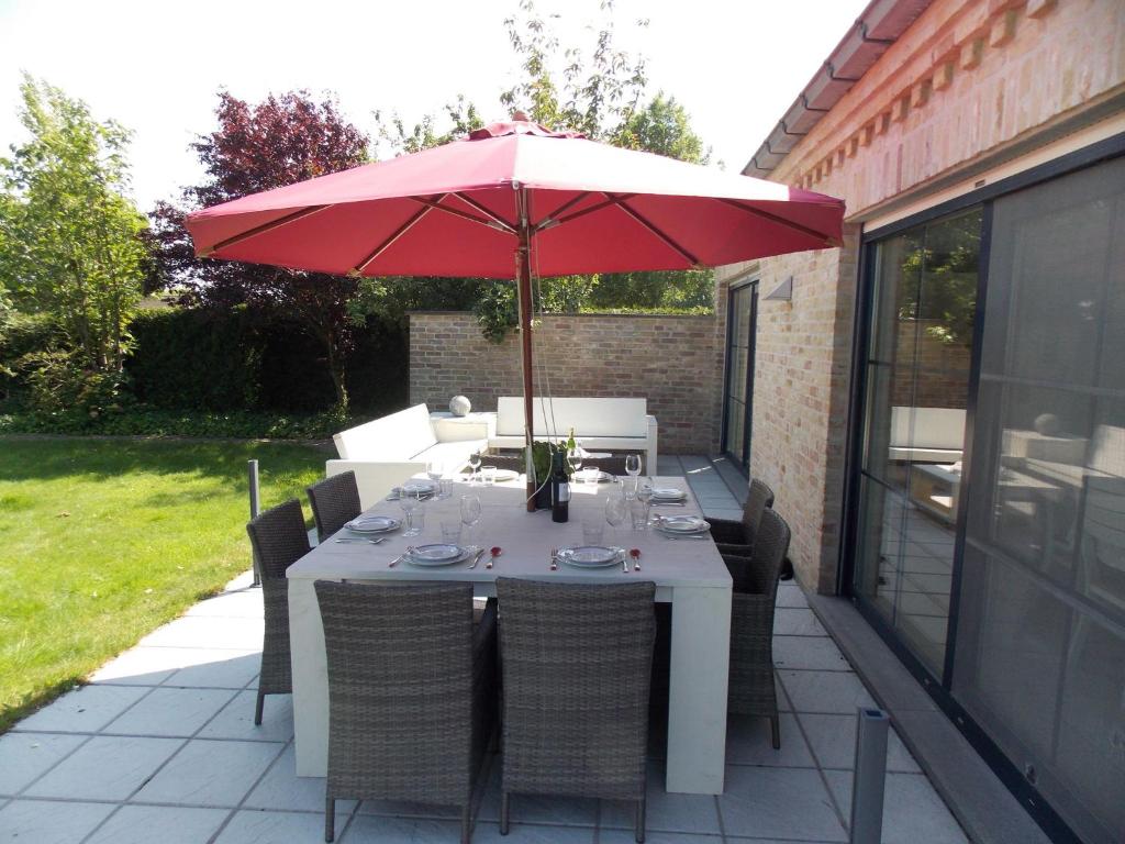 Patio nebo venkovní prostory v ubytování Villa in Diksmuide near Sandy Beach