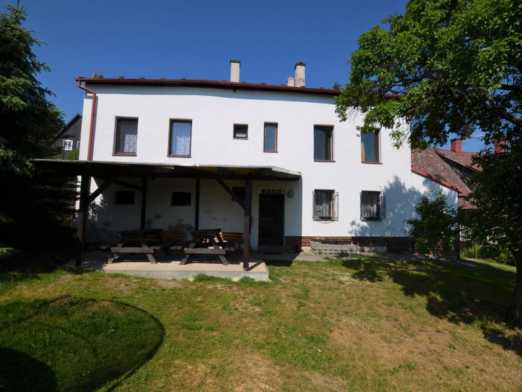 Zahrada ubytování Vacation House Featuring Sauna