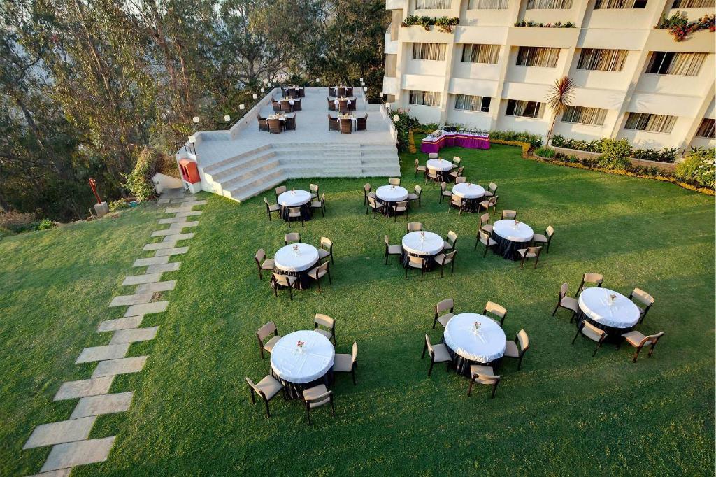 Zahrada ubytování Sinclairs Retreat Ooty