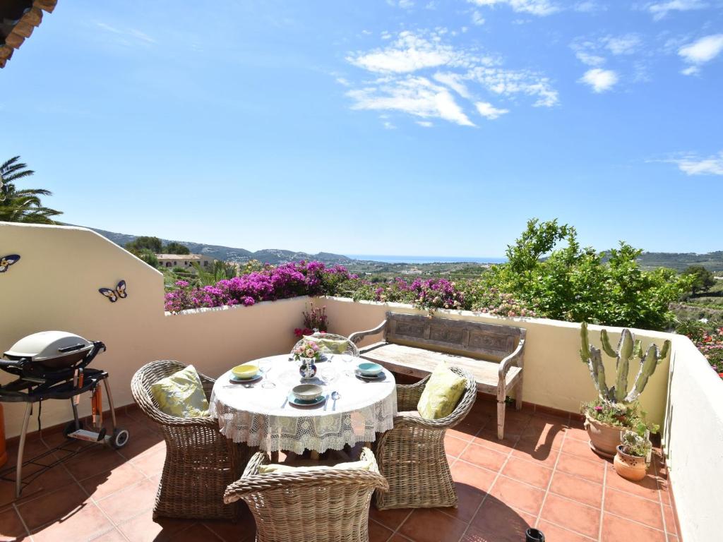 Semi-detached Villa with beautiful view terrace and communal ...