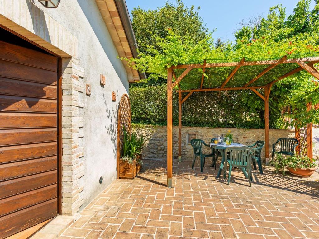 Patio lub wspólna przestrzeń na świeżym powietrzu w obiekcie Holiday Home in Umbria with Pool and Views