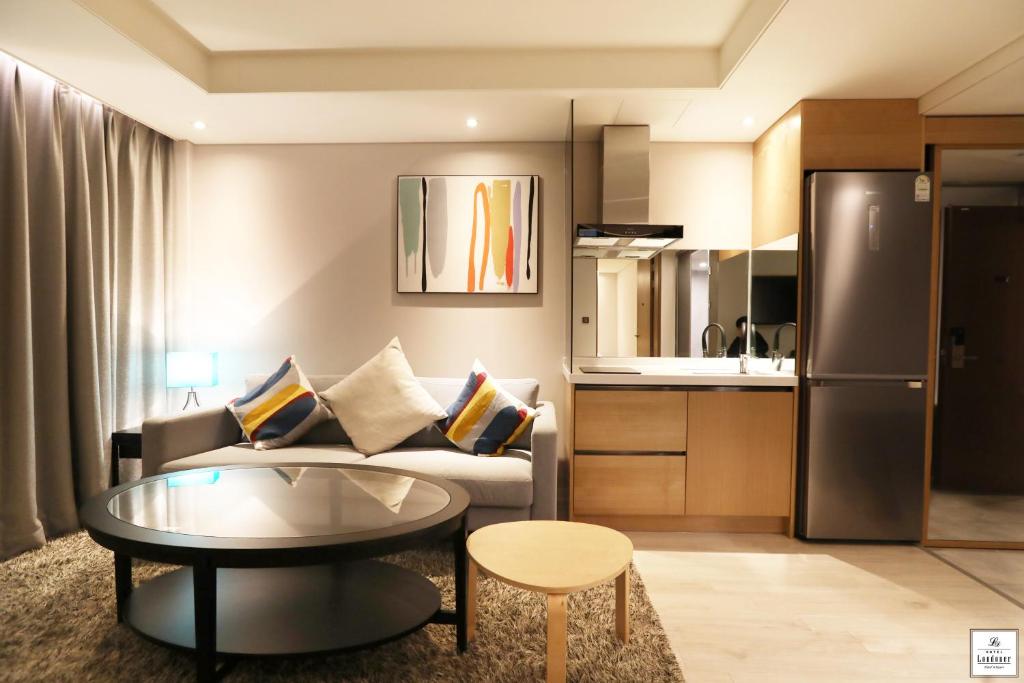 Kuchyň nebo kuchyňský kout v ubytování Londoner Hotel Gwangan