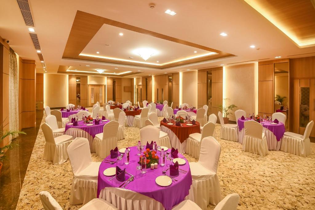Fotografie z fotogalerie ubytování Emerald Clarks Inn Suites v destinaci Maisúr