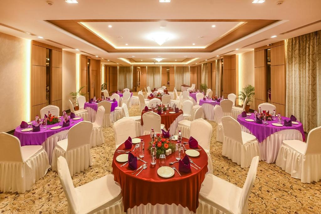 Fotografie z fotogalerie ubytování Emerald Clarks Inn Suites v destinaci Maisúr