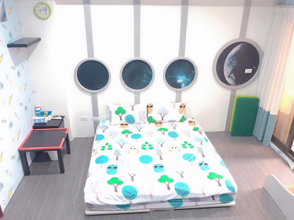 Katil atau katil-katil dalam bilik di Funny Eggs Guest House