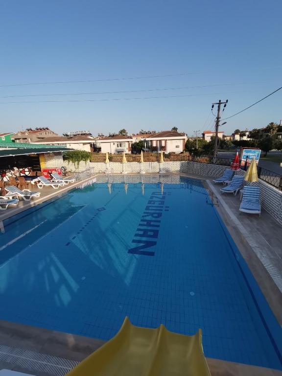Bazén v ubytování Side Özgürhan Hotel nebo v jeho okolí