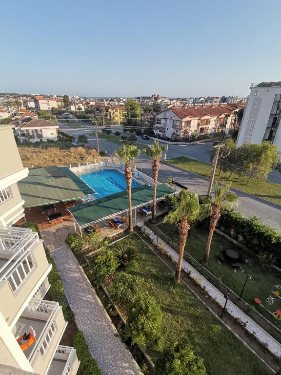 Bazén v ubytování Side Özgürhan Hotel nebo v jeho okolí