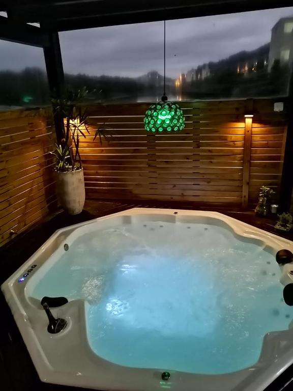  Espaço Léo e Sara com Jacuzzi